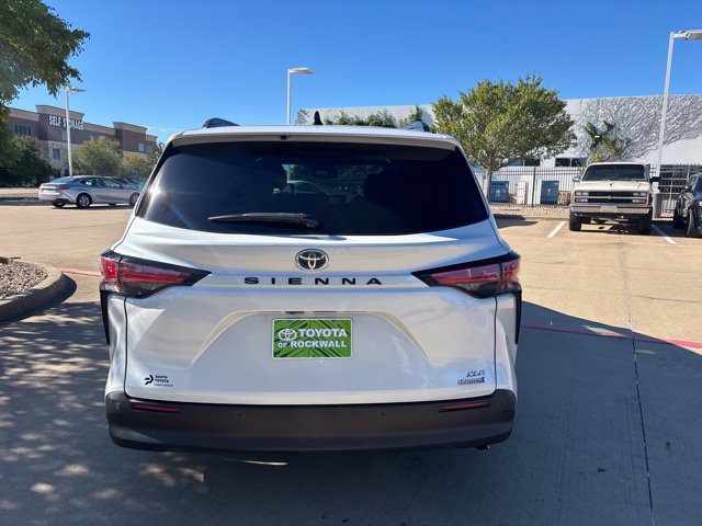 Used 2022 Toyota Sienna XLE FWD image 6