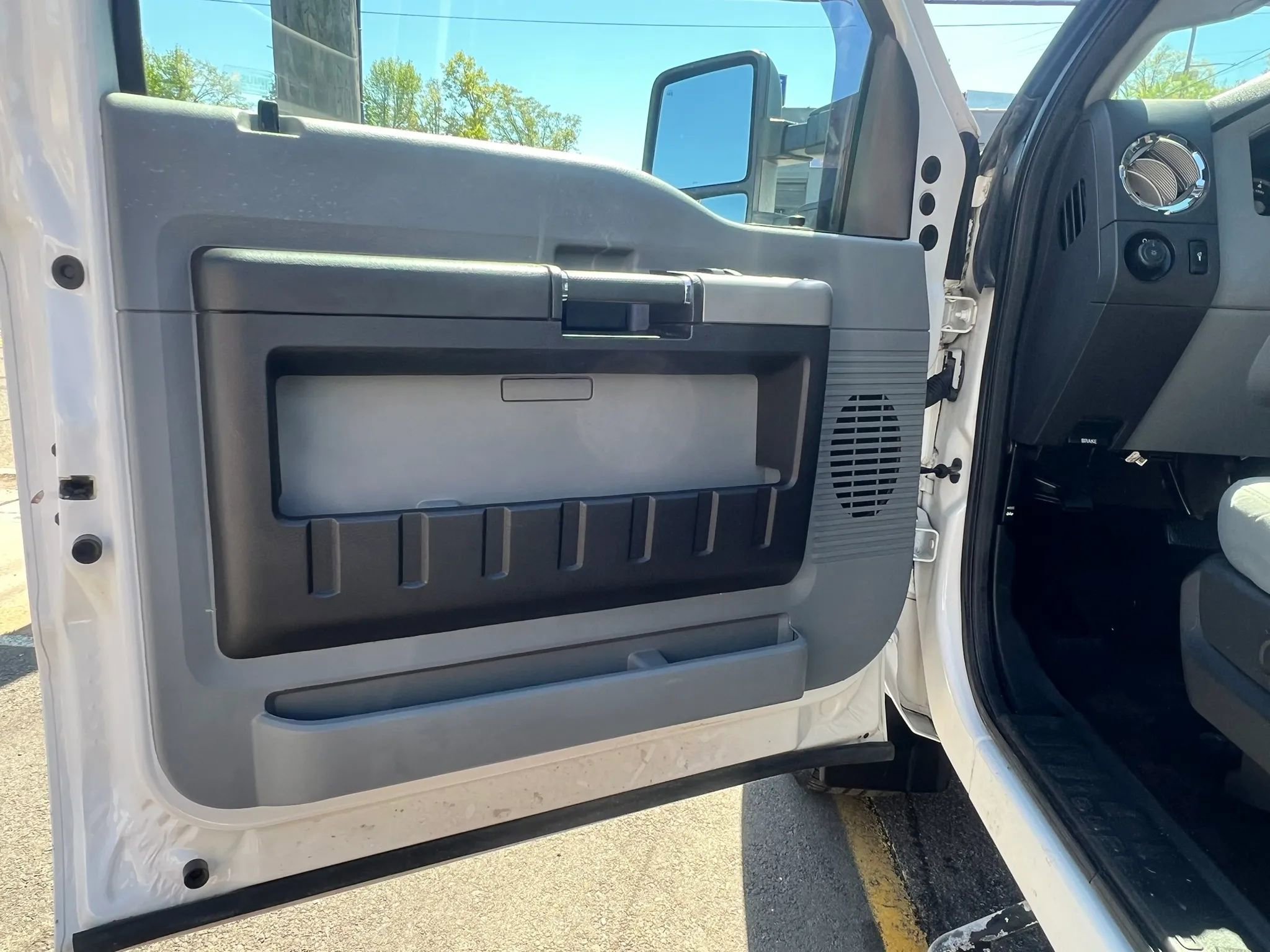 Used 2015 Ford F250 XLT AWD/4WD image 12