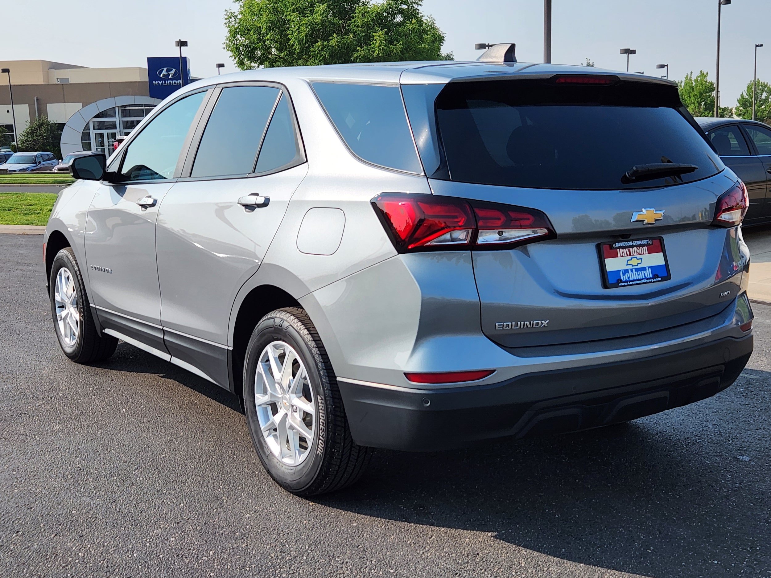 Used 2024 Chevrolet Equinox LS w/ LS Convenience Package AWD/4WD image 3