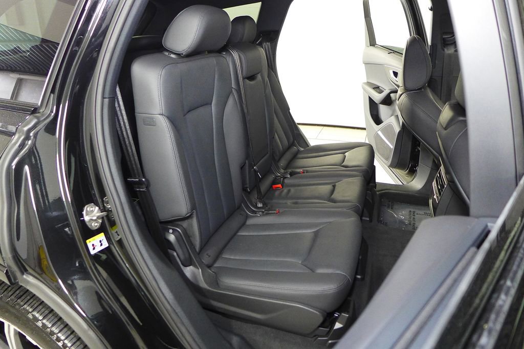 Used 2023 Audi Q7 2.0T Premium Plus w/ Premium Plus Package AWD/4WD image 20