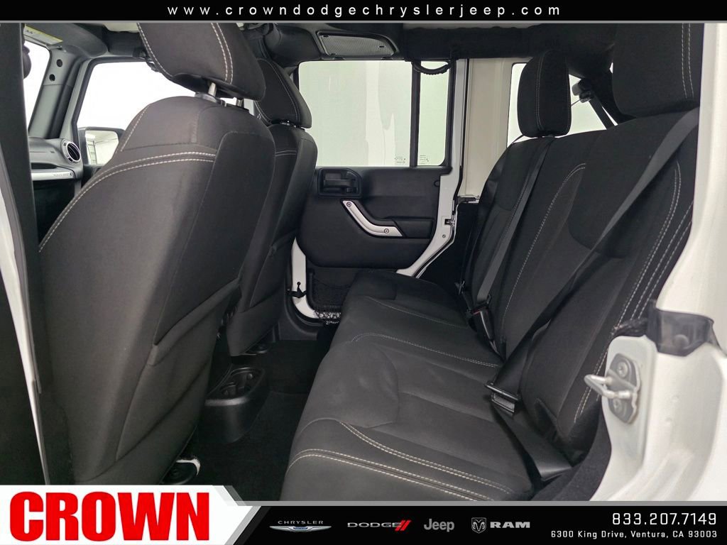 Used 2015 Jeep Wrangler Unlimited Sahara w/ Connectivity Group image 19