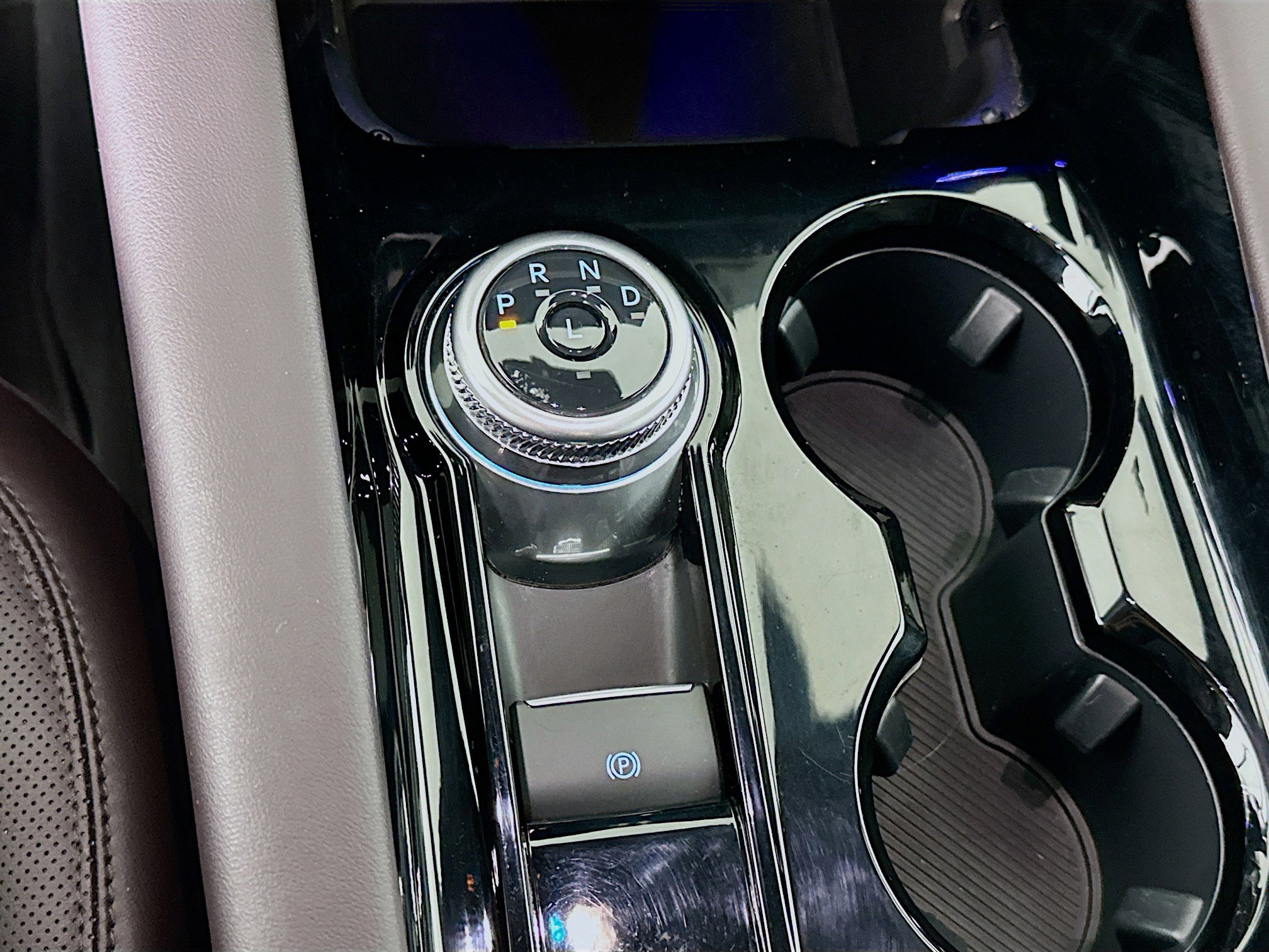 Used 2025 Ford Explorer Platinum image 25