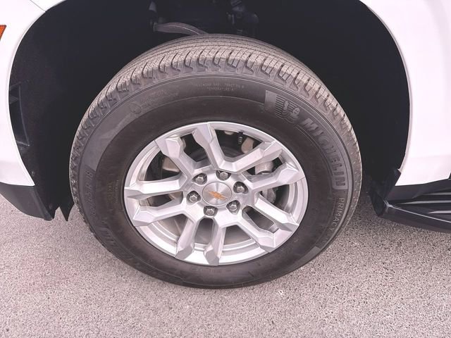 Used 2025 Chevrolet Suburban LT w/ Comfort Package image 33