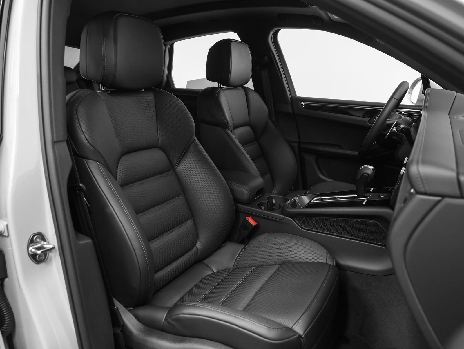 New 2026 Porsche Macan AWD/4WD image 21