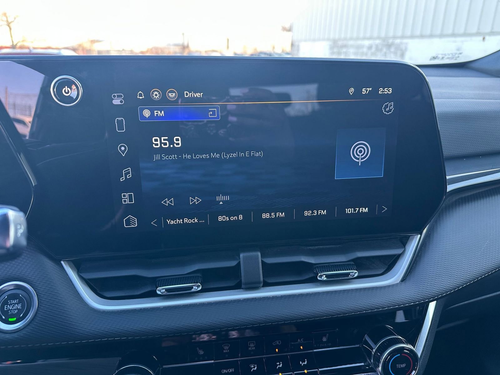 Used 2025 Chevrolet Equinox LT image 21