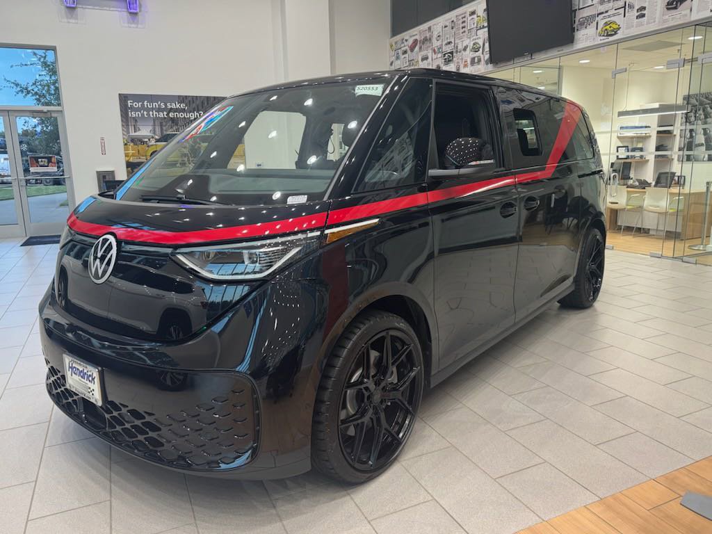 New 2025 Volkswagen ID. Buzz Pro S image 2