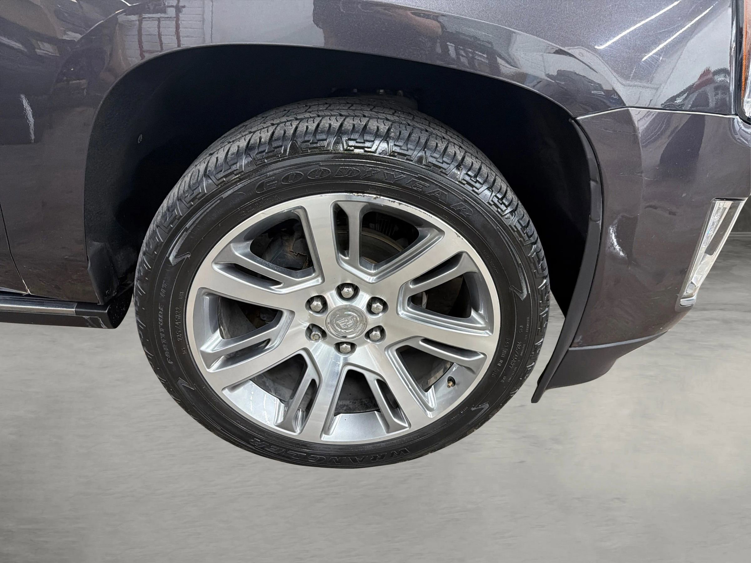 Used 2015 Cadillac Escalade Premium image 18