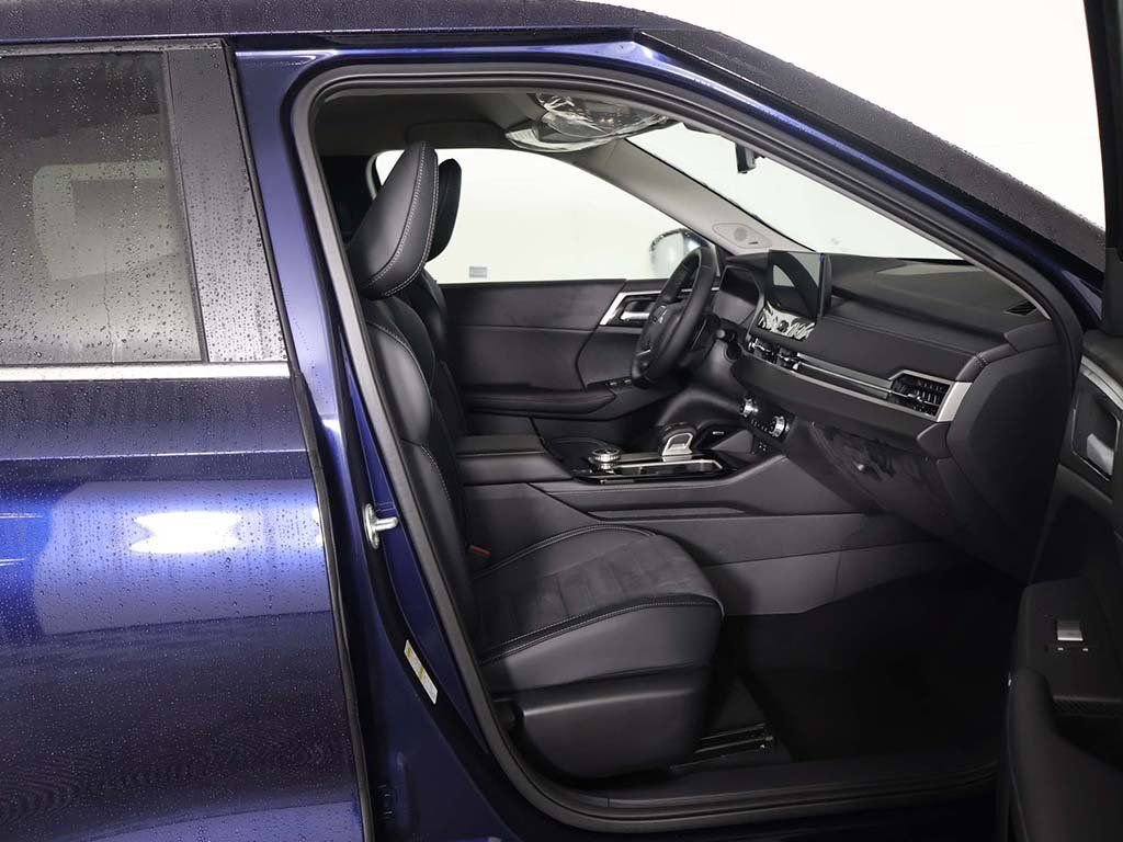 New 2026 Mitsubishi Outlander SE FWD image 32