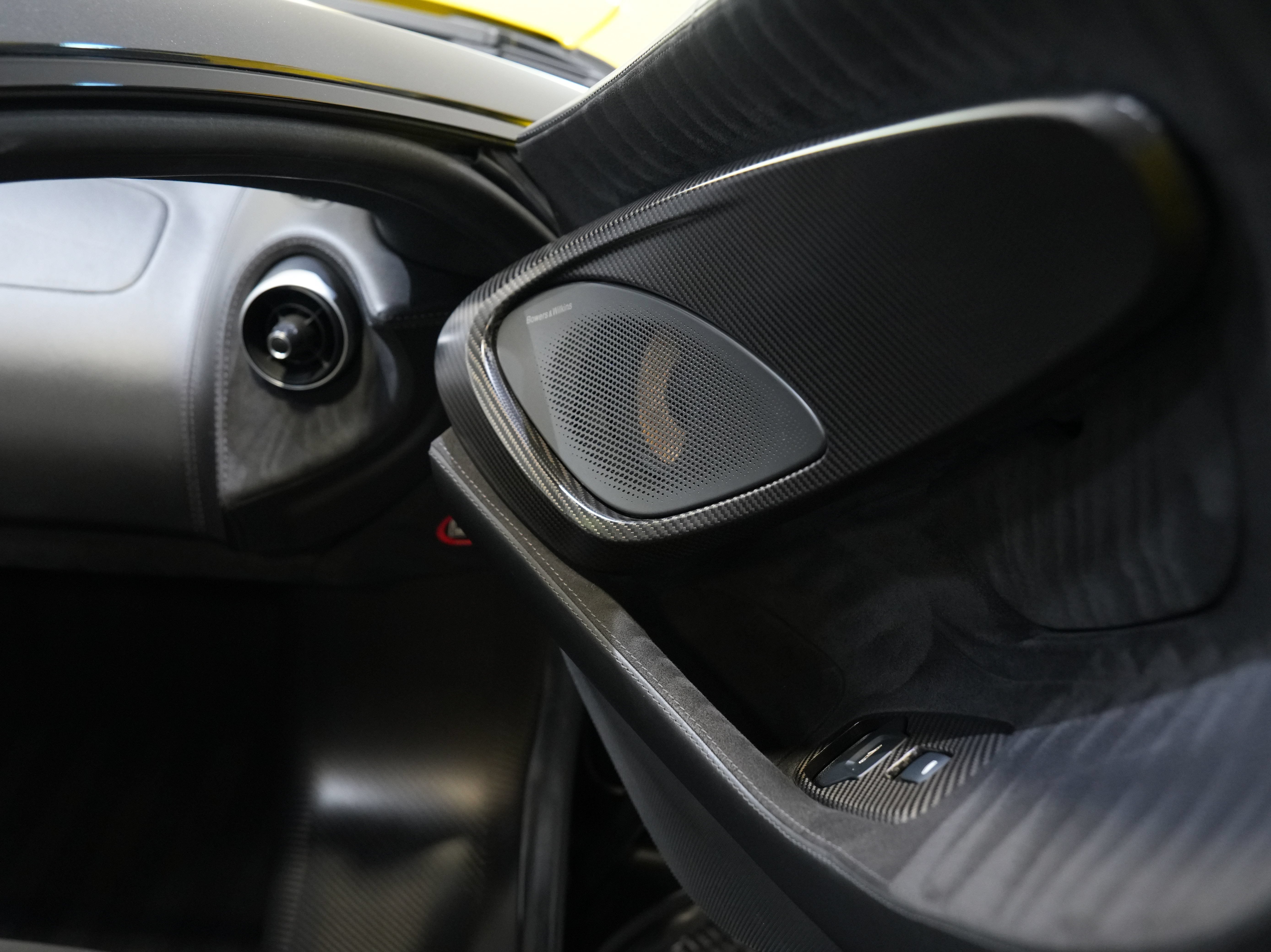 Used 2020 McLaren 600LT Spider RWD image 29