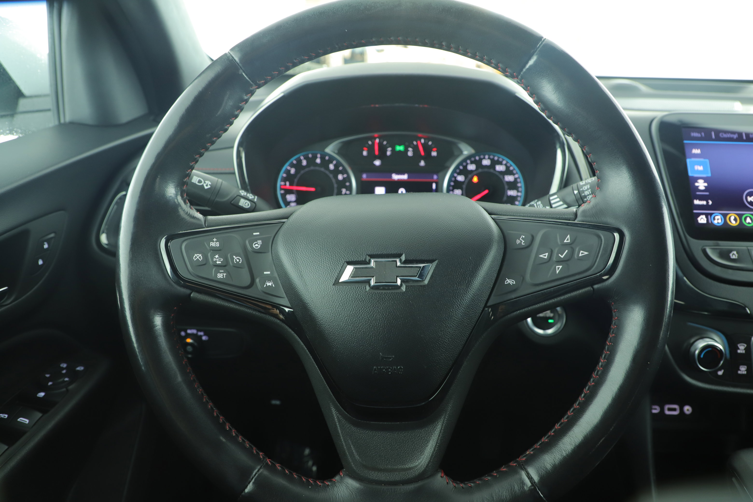 Used 2022 Chevrolet Equinox RS w/ RS Leather Package image 11