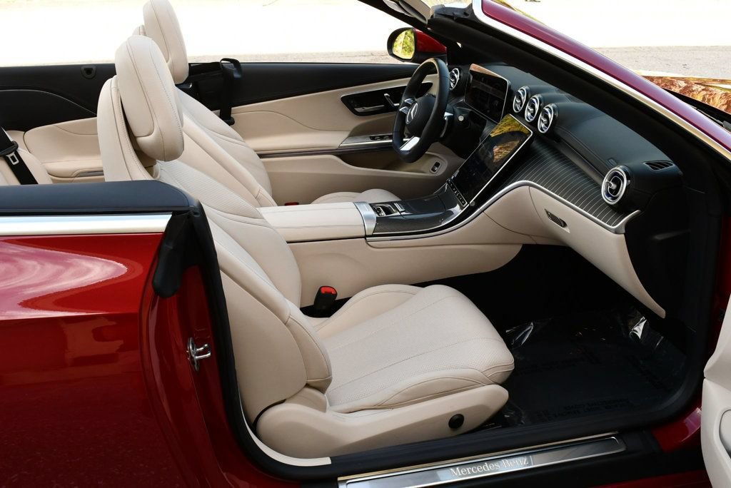 Used 2024 Mercedes-Benz CLE 300 4MATIC Cabriolet image 64