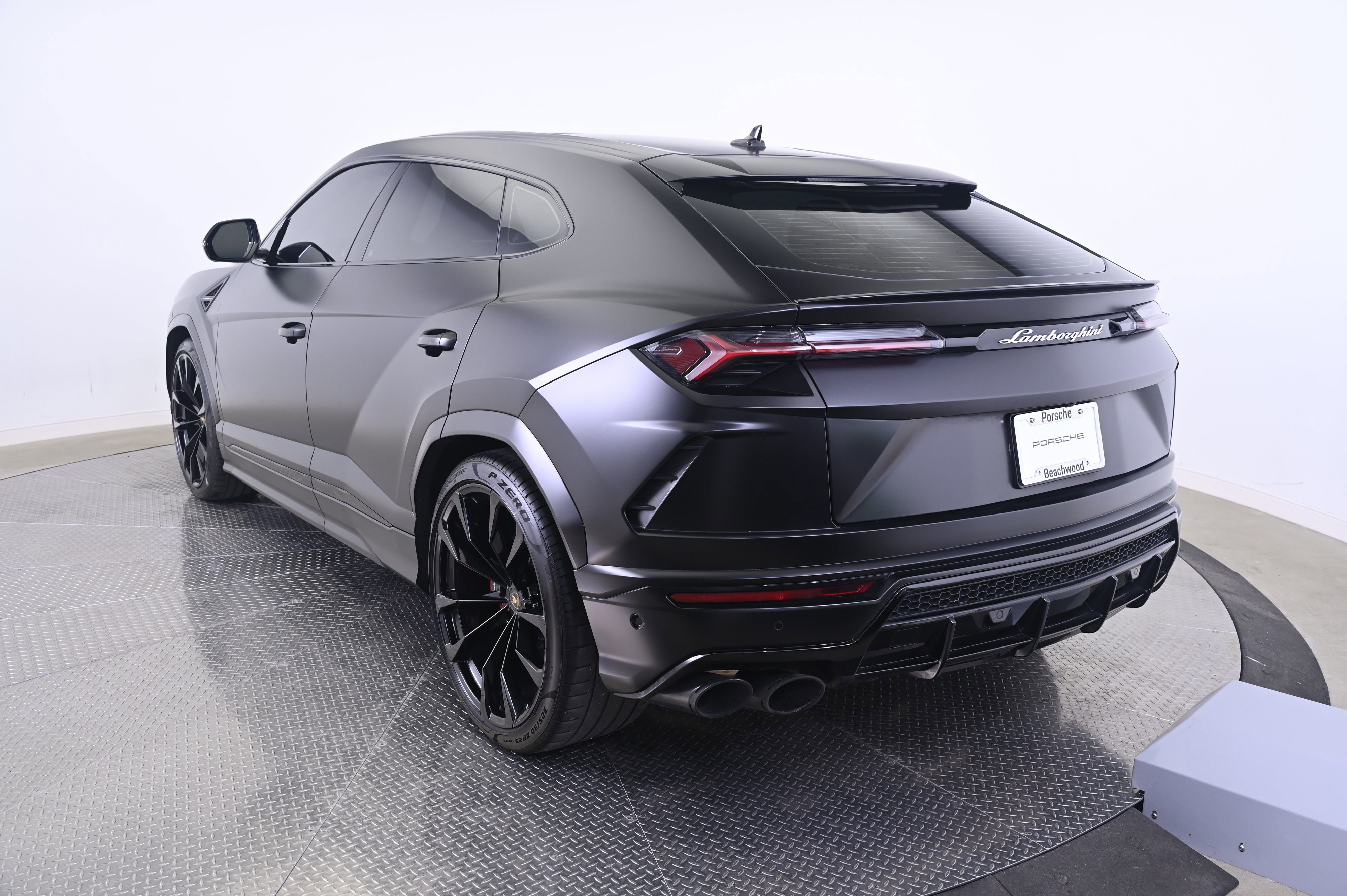 Used 2022 Lamborghini Urus image 3