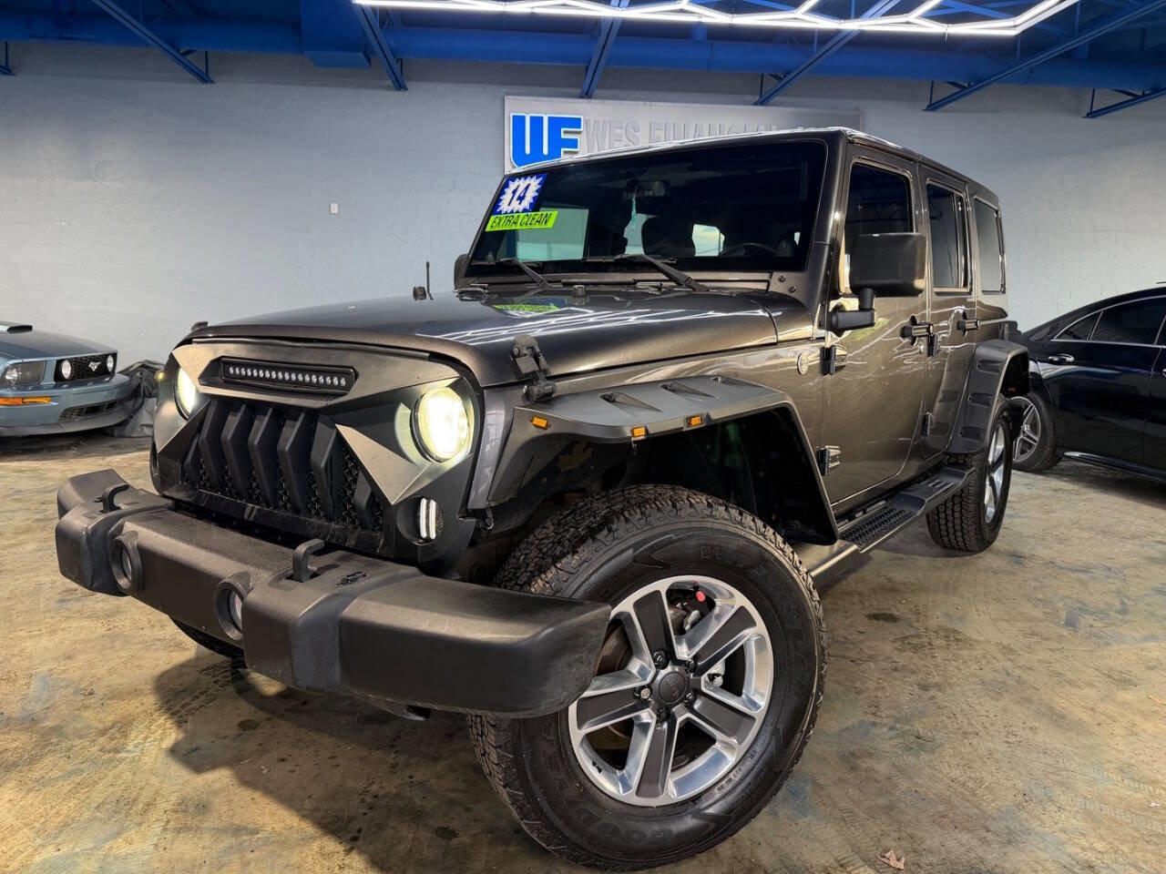 Used 2014 Jeep Wrangler Unlimited Sahara w/ Dual Top Group image 4