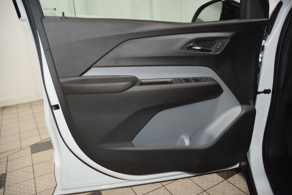 New 2027 Chevrolet Bolt LT FWD image 38