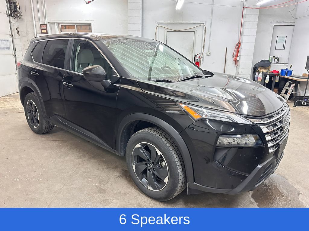 Used 2025 Nissan Rogue SV image 2