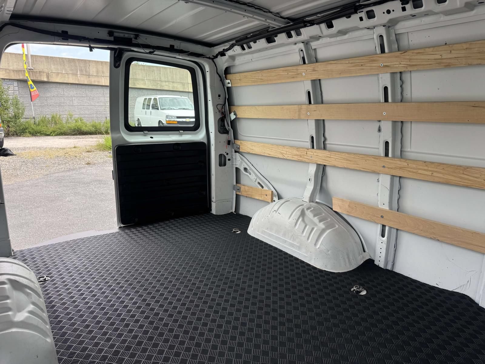 Used 2024 Chevrolet Express 2500 w/ Driver Convenience Package RWD image 14