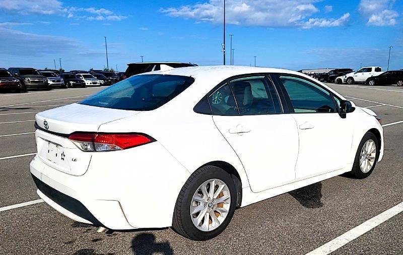 Used 2020 Toyota Corolla LE w/ LE Premium Package FWD image 2