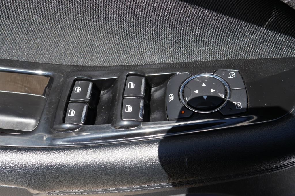 Used 2017 Ford Edge SEL image 28