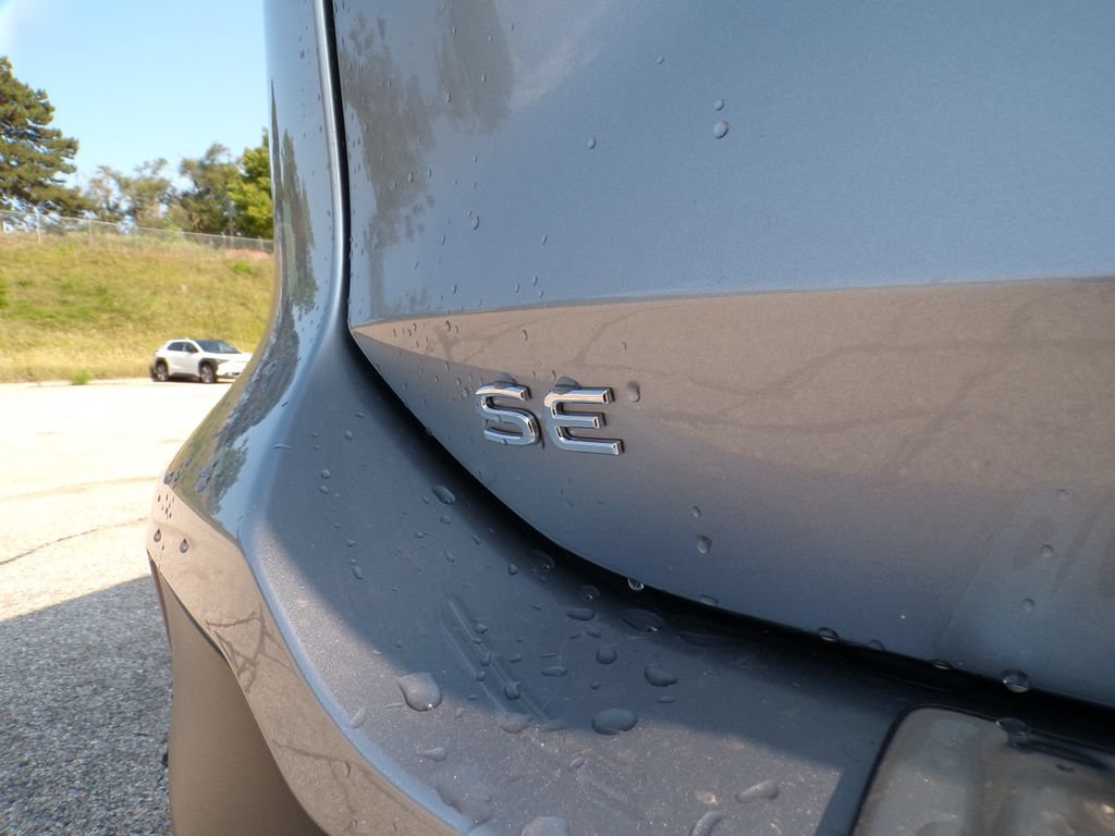 Used 2026 Volkswagen Tiguan SE AWD/4WD image 15