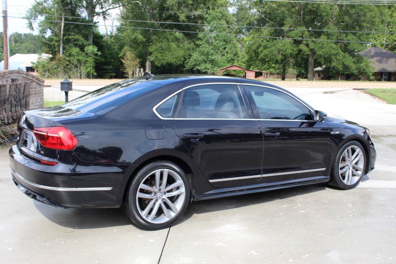 Used 2017 Volkswagen Passat 1.8T R-Line FWD image 12