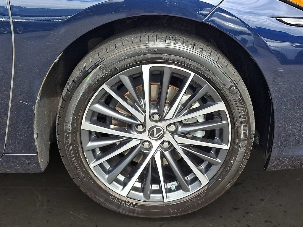 Used 2023 Lexus ES 350 w/ Premium Package FWD image 9