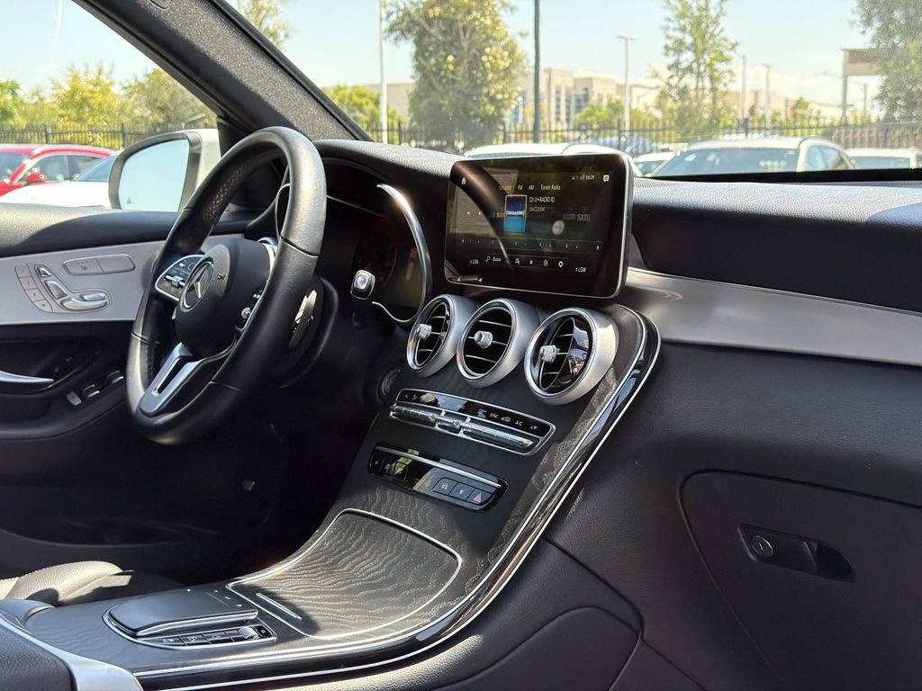 Used 2022 Mercedes-Benz GLC 300 image 20