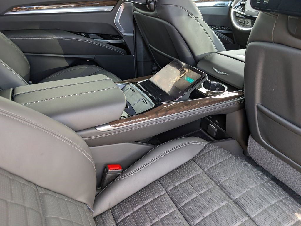 Certified 2026 Cadillac Escalade ESV Platinum Sport AWD/4WD image 21