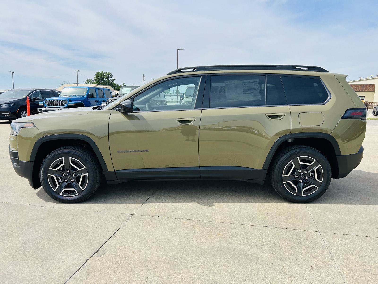 New 2026 Jeep Cherokee Laredo AWD/4WD image 34