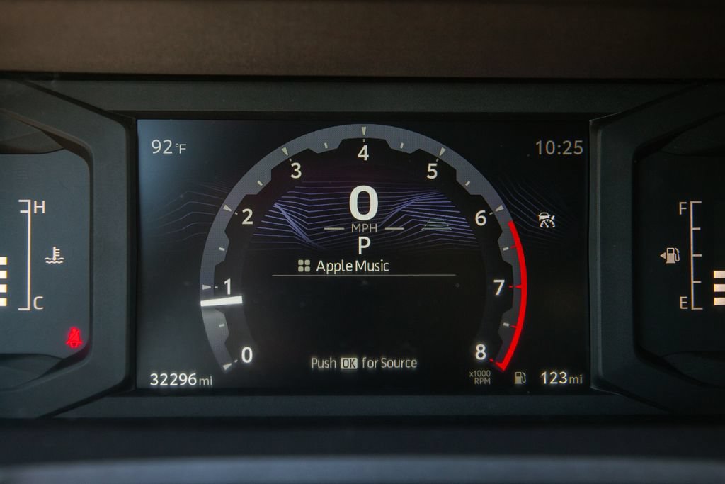 Used 2025 Toyota Tacoma SR5 AWD/4WD image 18