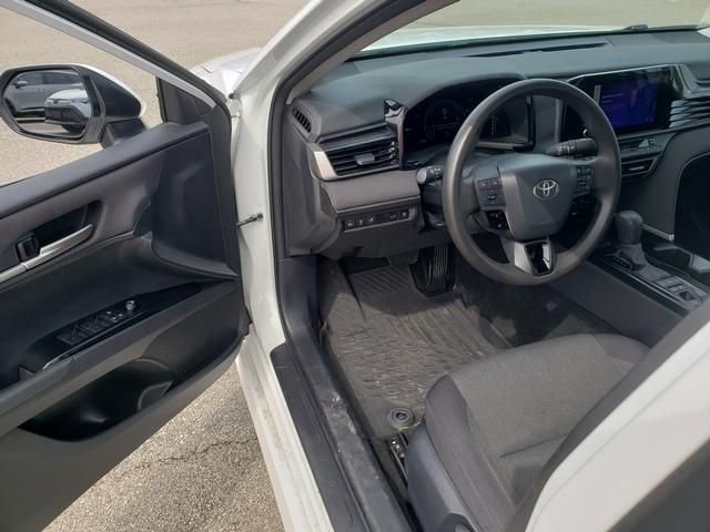 Used 2025 Toyota Camry LE FWD image 9