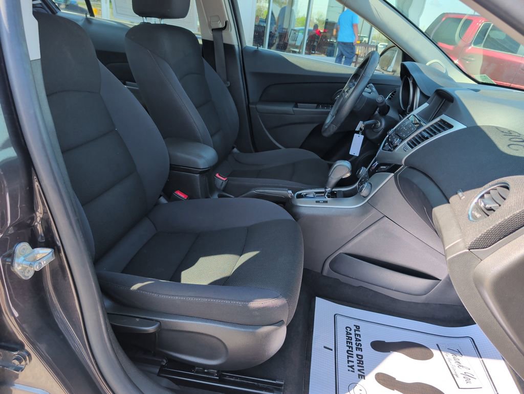 Used 2015 Chevrolet Cruze LT image 20