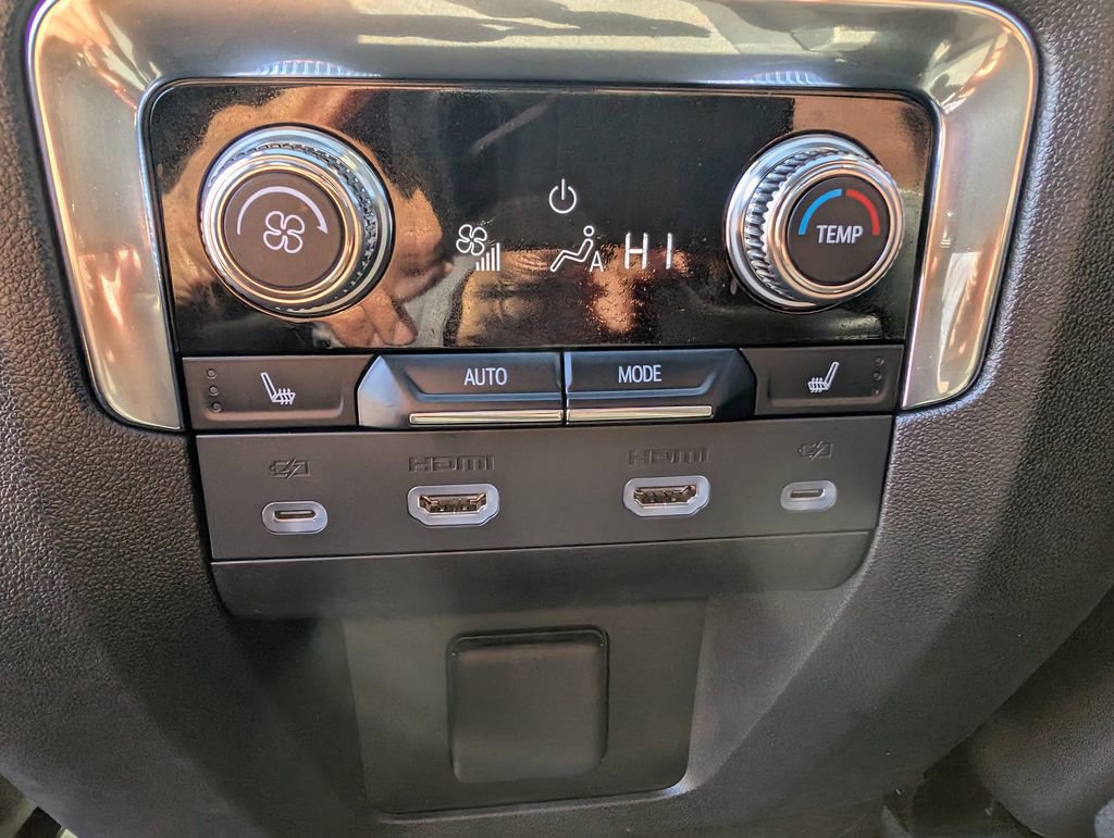 Used 2023 GMC Yukon Denali Ultimate AWD/4WD image 25