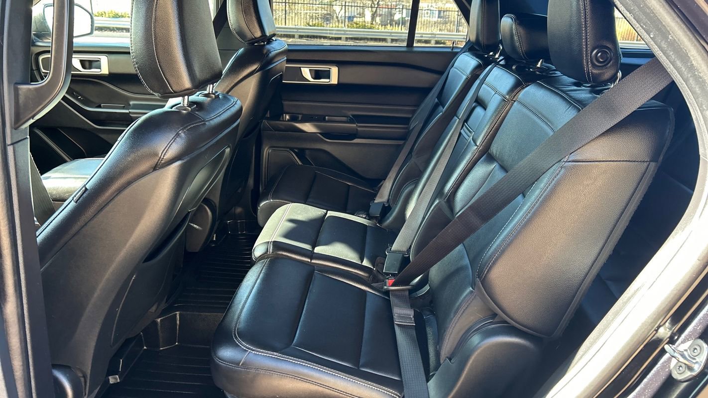 Used 2020 Ford Explorer XLT w/ Equipment Group 202A image 10