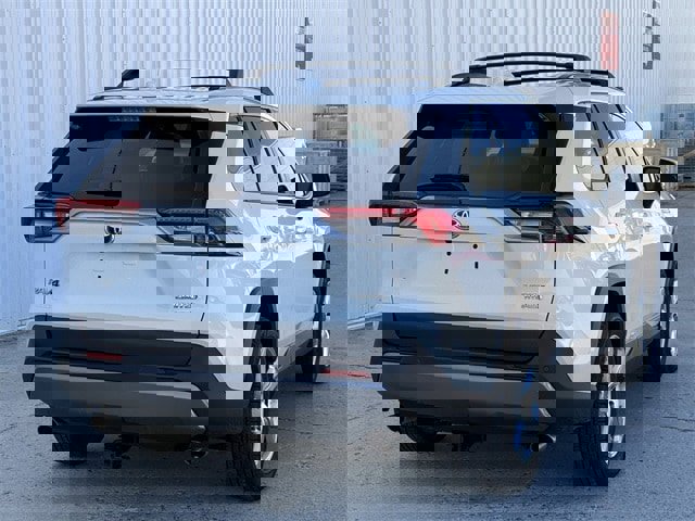 Used 2020 Toyota RAV4 Limited image 4