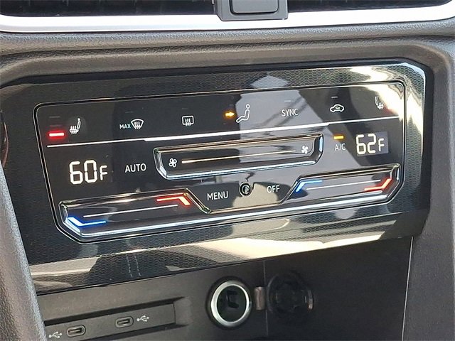 New 2025 Volkswagen Taos SE image 15