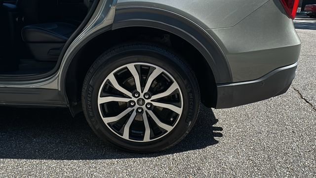 Certified 2020 Ford Explorer ST w/ Premium Technology Package image 19