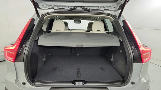 Certified 2026 Volvo XC40 B5 Plus w/ Protection Package Premier AWD/4WD image 52