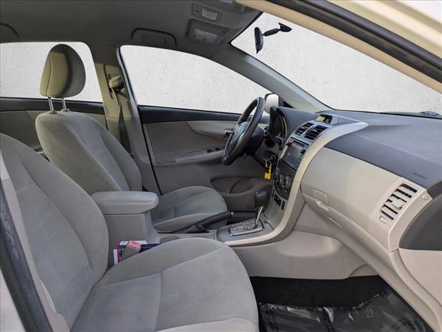 Used 2013 Toyota Corolla LE image 19