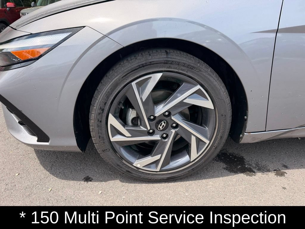 Certified 2025 Hyundai Elantra SEL FWD image 9