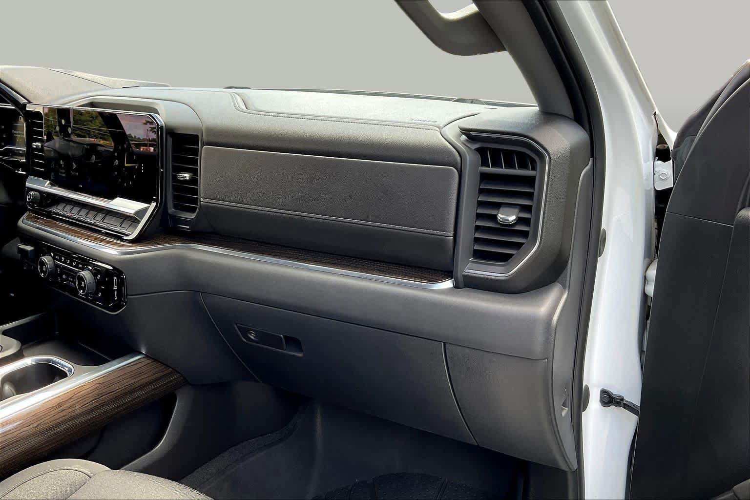 Used 2023 Chevrolet Silverado 1500 RST AWD/4WD image 18