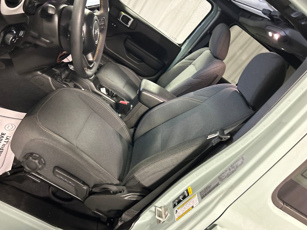 Used 2024 Jeep Wrangler Unlimited Sport AWD/4WD image 12