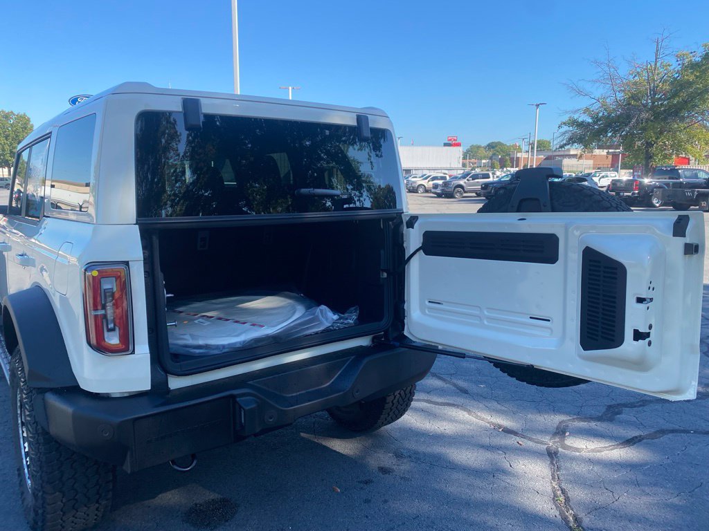 New 2026 Ford Bronco Outer Banks w/ Sasquatch Package AWD/4WD image 13