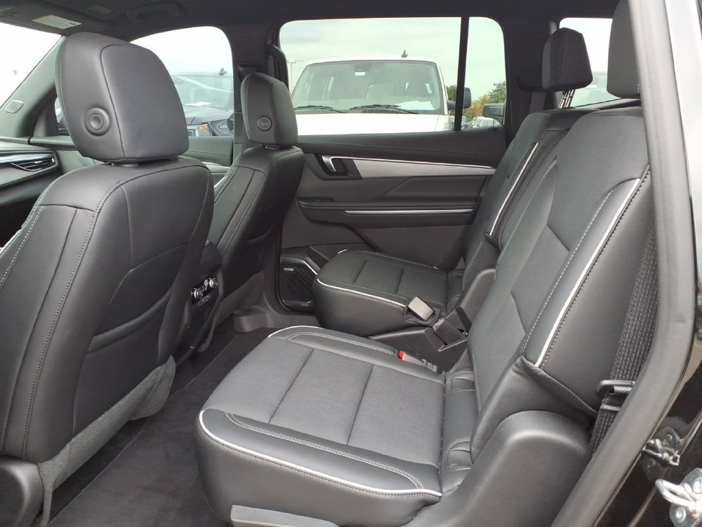 Used 2026 Buick Enclave Preferred AWD/4WD image 10
