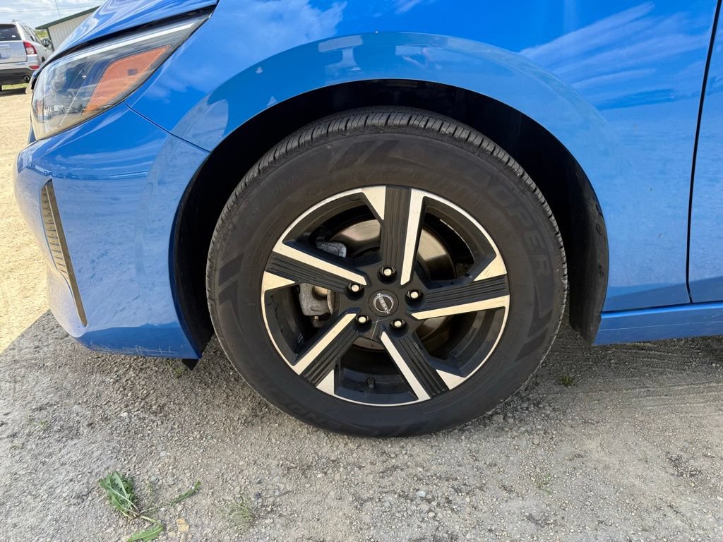 Used 2025 Nissan Sentra SV FWD image 16
