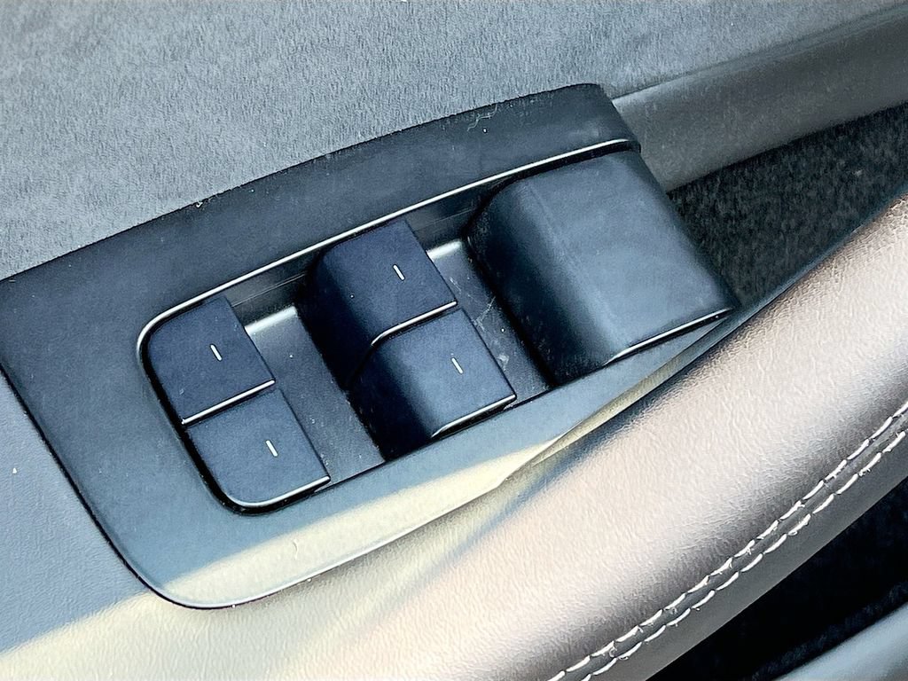 Used 2025 Tesla Model 3 Long Range AWD/4WD image 17