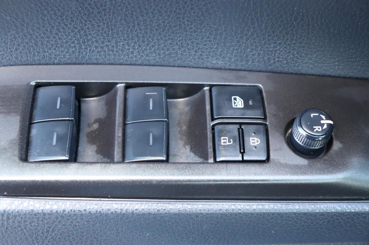 Used 2024 Toyota Camry SE image 39