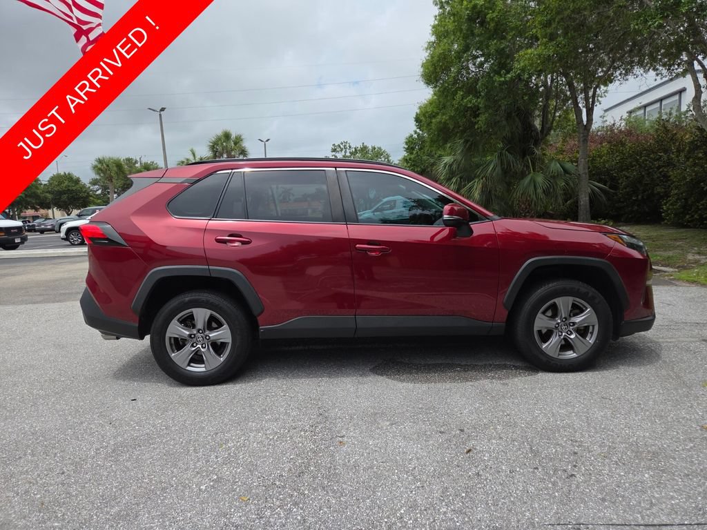 Used 2022 Toyota RAV4 XLE FWD image 12