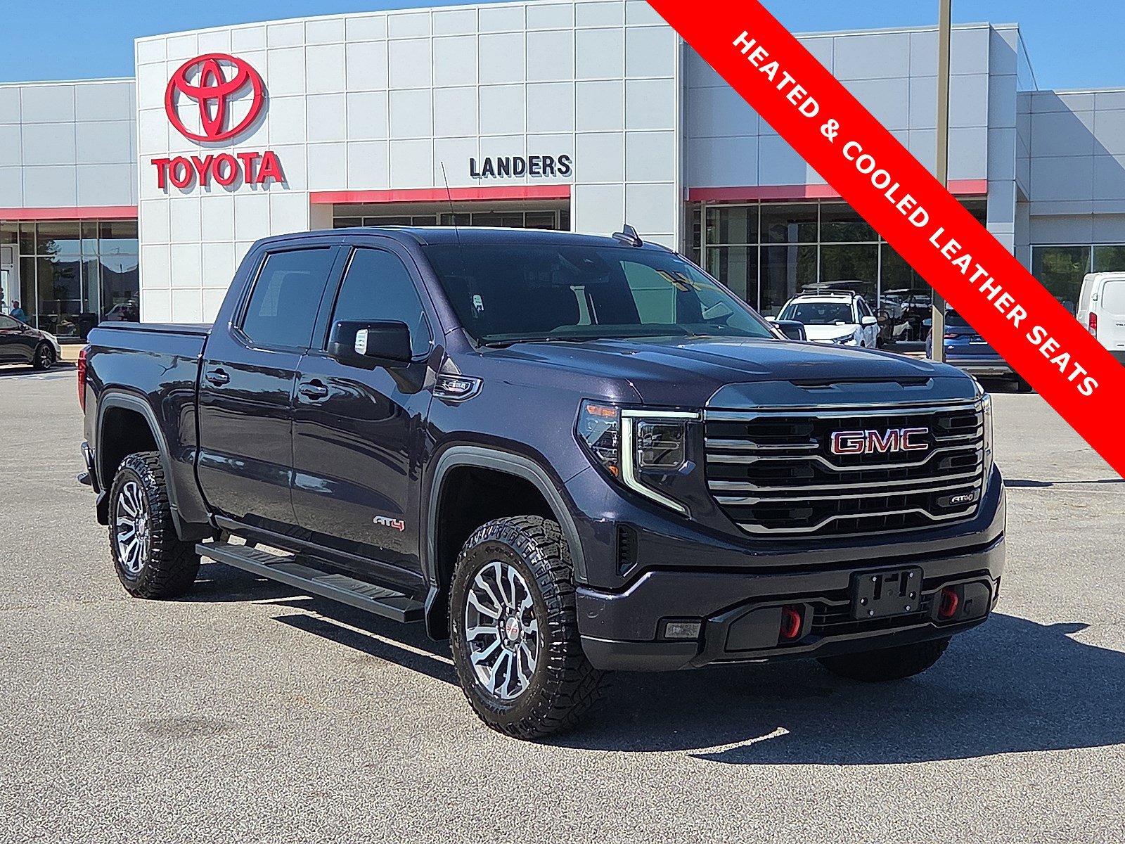 Used 2022 GMC Sierra 1500 AT4 w/ AT4 Preferred Package image 1