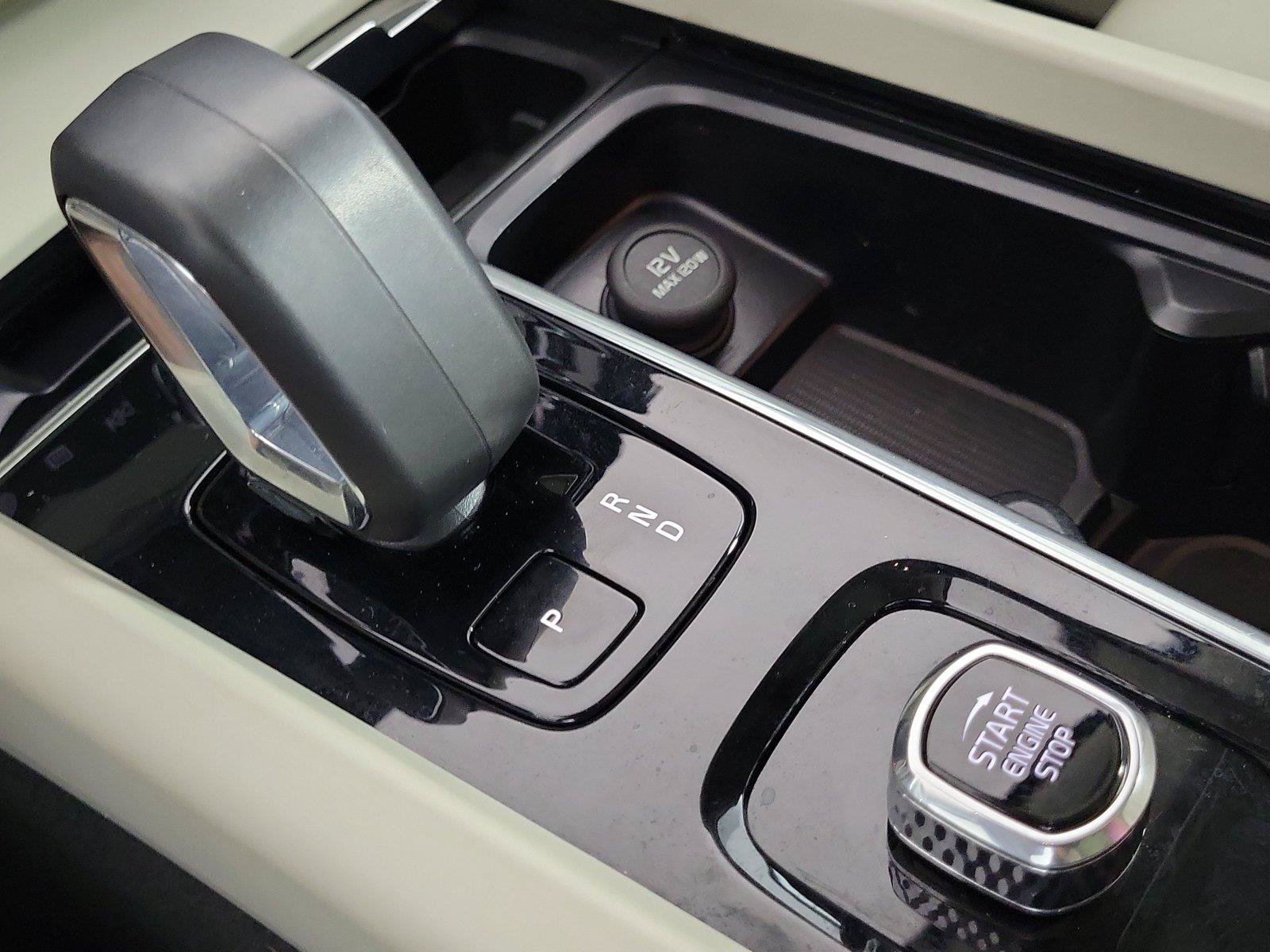 Certified 2023 Volvo XC60 B5 Plus w/ Protection Package Premier FWD image 31