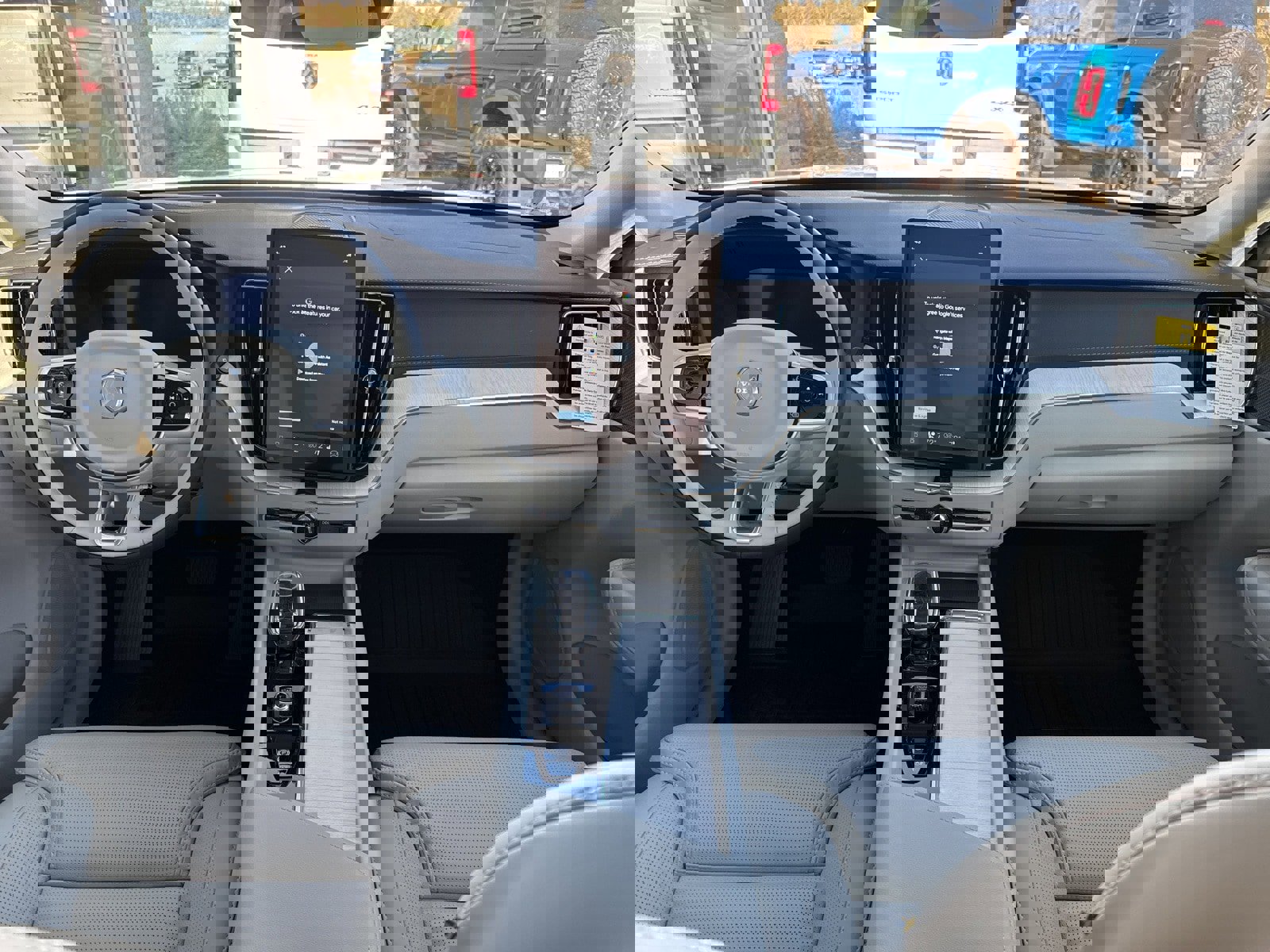 New 2026 Volvo XC60 B5 Ultra w/ Climate Package image 17